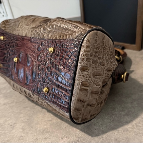 Brahmin Melbourne Lisa Dome Satchel! Very Gently Used!! - Picture 4 of 13